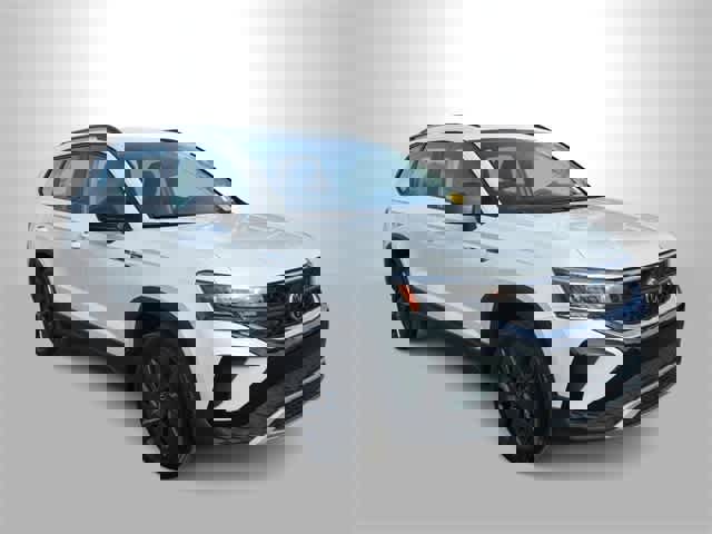 Used 2022 Volkswagen Taos S image 2