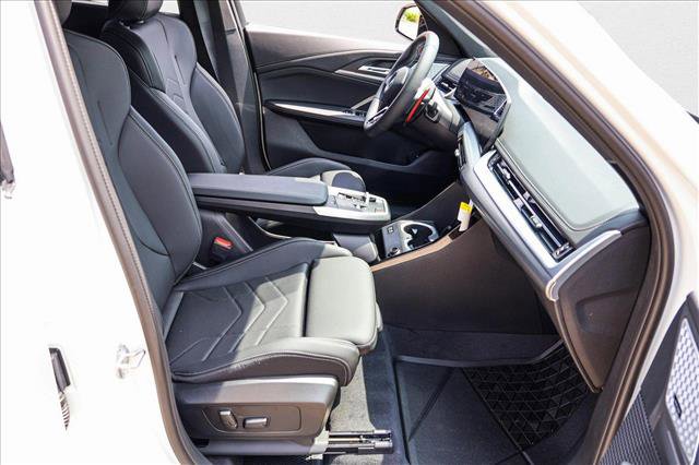 Used 2025 BMW X1 M35i w/ Shadowloine Package image 24