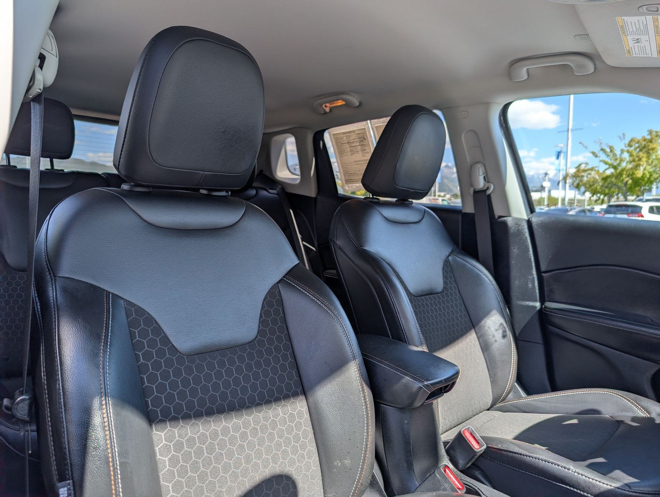 Used 2020 Jeep Compass Latitude w/ Popular Equipment Group AWD/4WD image 27