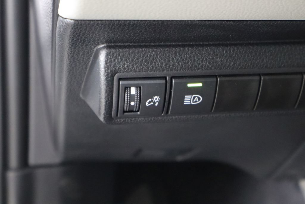 Used 2025 Toyota Corolla LE FWD image 22