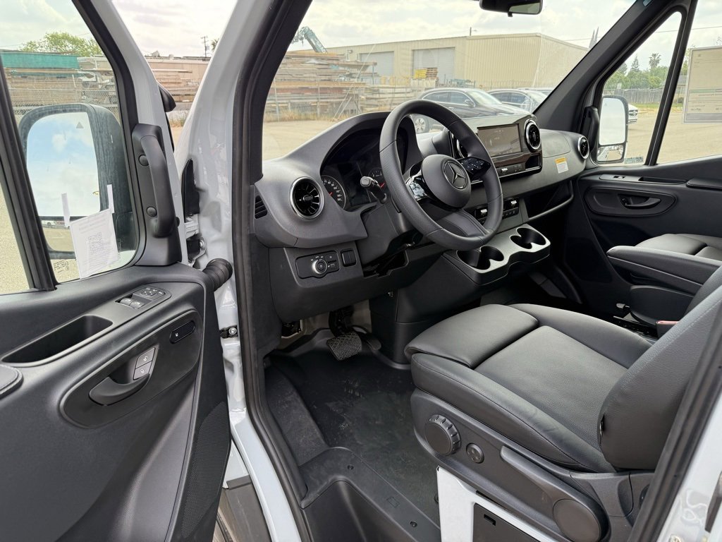 New 2025 Mercedes-Benz Sprinter 2500 image 11