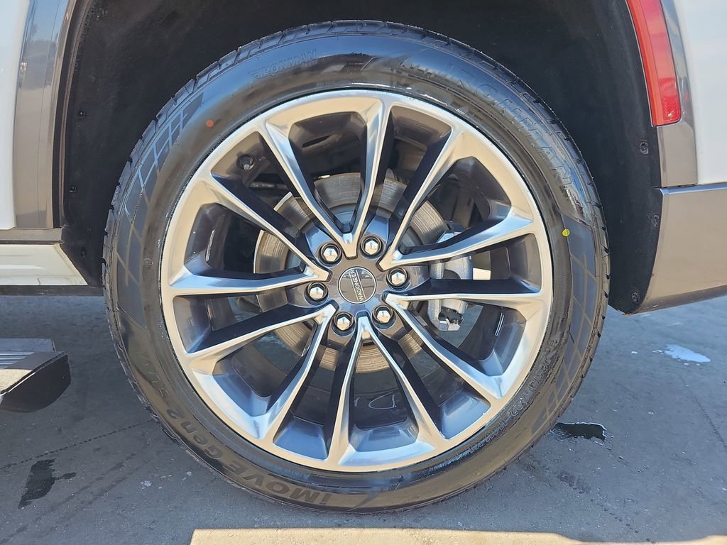 Used 2022 Jeep Wagoneer Series III w/ Premium Group I image 38