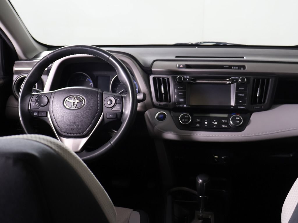 Used 2018 Toyota RAV4 XLE w/ Plus Extra Value Package FWD image 31