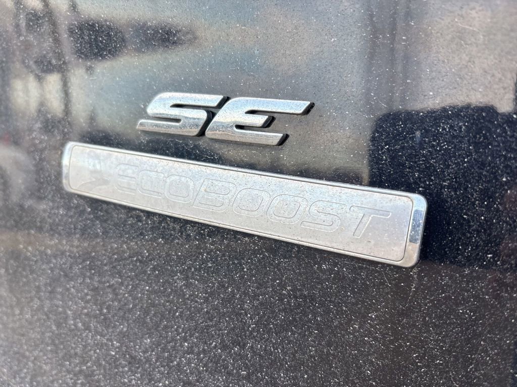 Used 2016 Ford Escape SE w/ SE Cold Weather Package image 4