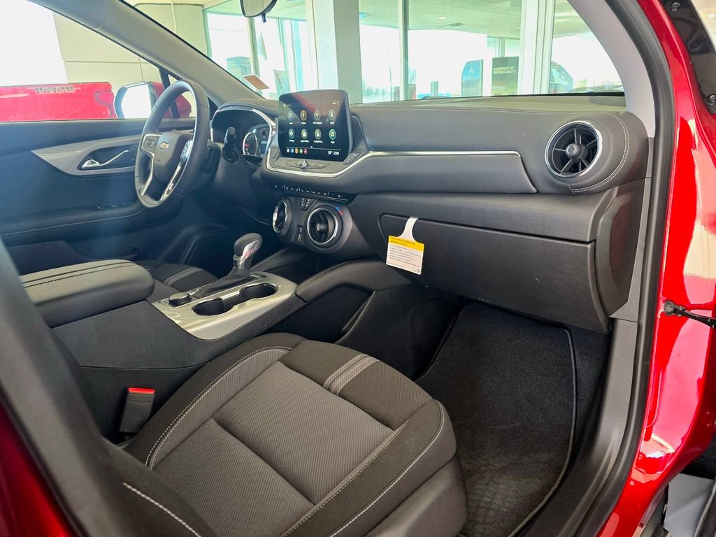New 2025 Chevrolet Blazer LT FWD image 14