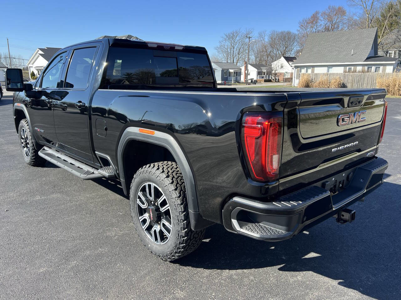 Used 2021 GMC Sierra 2500 AT4 w/ AT4 Preferred Package image 4