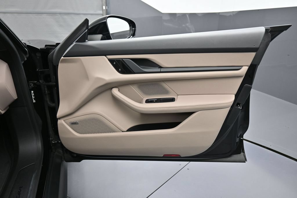 Certified 2021 Porsche Taycan RWD image 27