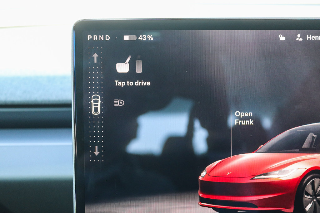Used 2025 Tesla Model 3 Long Range RWD image 18