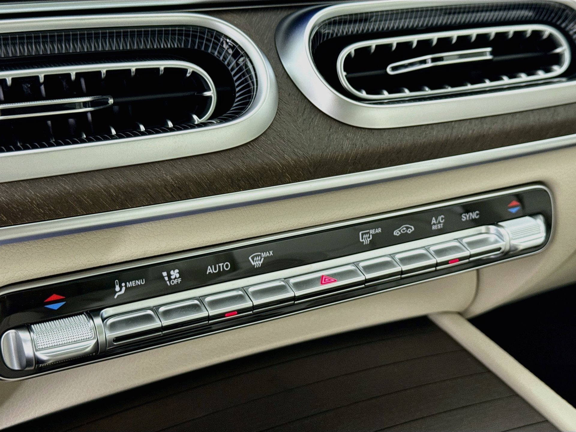 New 2027 Mercedes-Benz GLS 450 4MATIC image 16