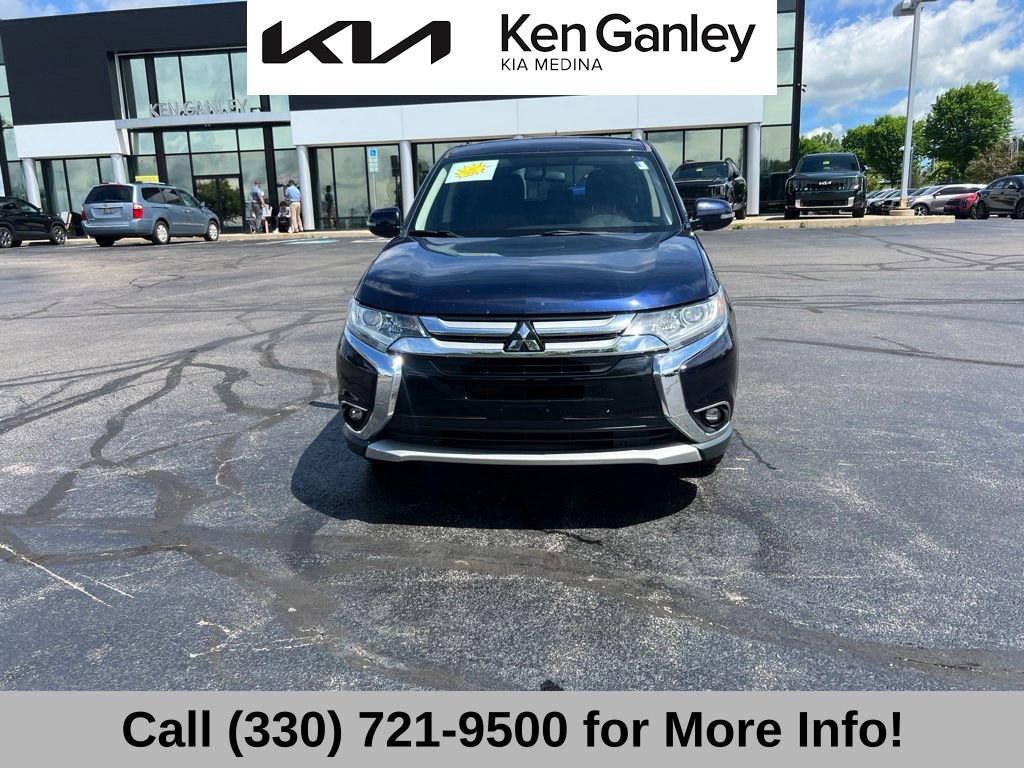 Used 2016 Mitsubishi Outlander SE AWD/4WD image 3