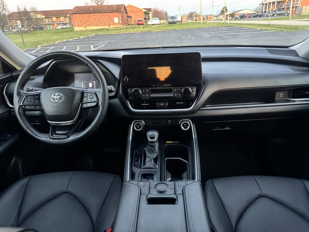 Used 2024 Toyota Grand Highlander AWD image 23