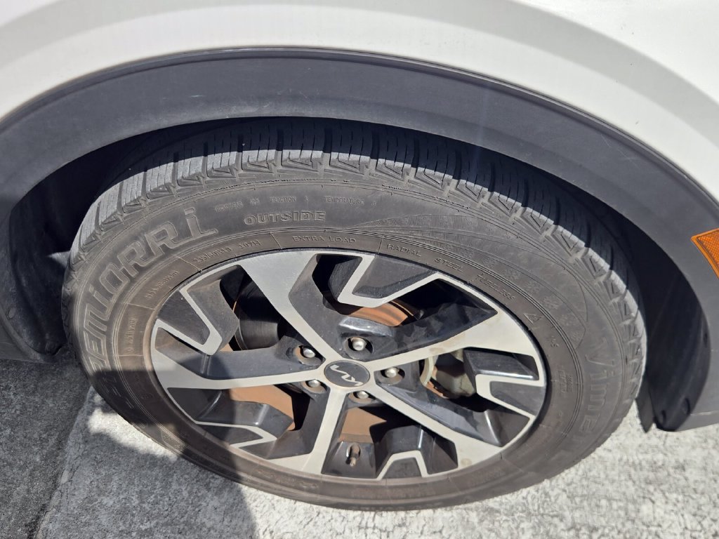 Used 2023 Kia Sportage EX FWD image 5