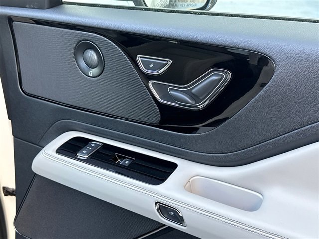 New 2026 Lincoln Aviator Reserve image 7