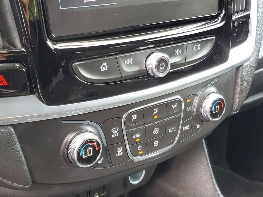 Used 2022 Chevrolet Traverse LT FWD image 23