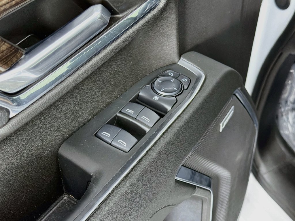 Used 2024 Chevrolet Silverado 1500 LT Trail Boss w/ Convenience Package II AWD/4WD image 18