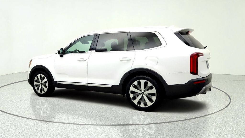 Used 2022 Kia Telluride EX w/ EX Premium Package FWD image 7
