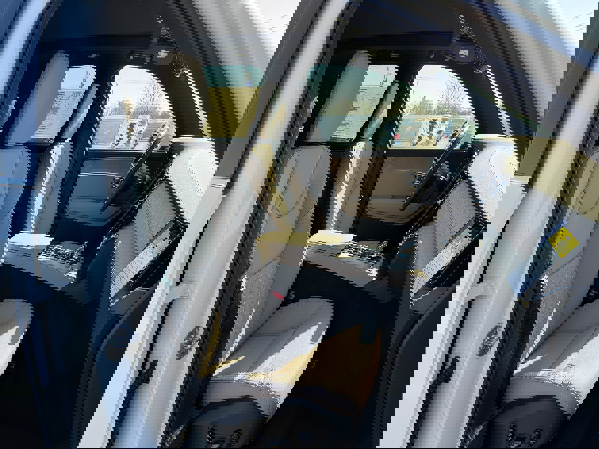 New 2026 Volvo XC90 T8 Core image 8