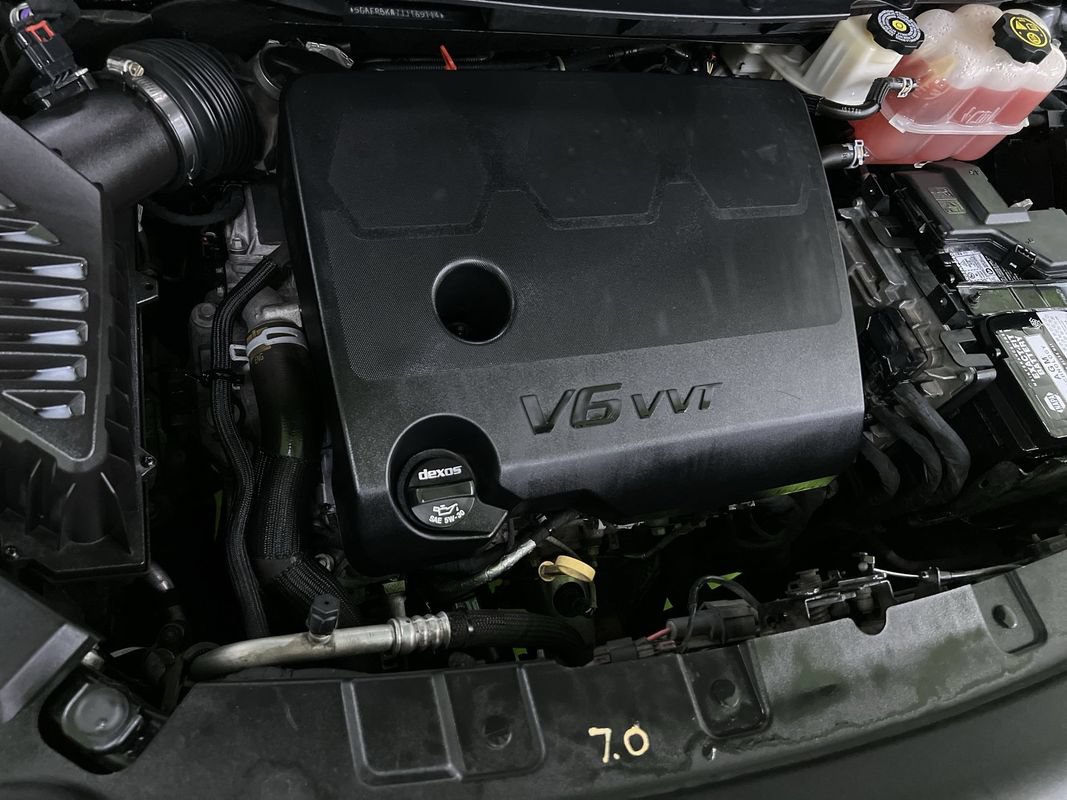 Used 2018 Buick Enclave Essence FWD image 18