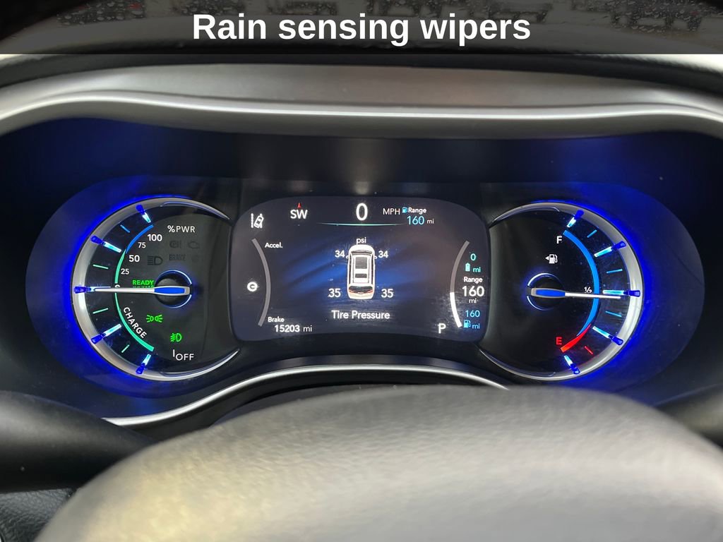 Used 2023 Chrysler Pacifica Touring-L image 21