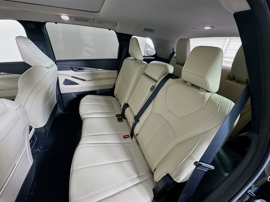 Used 2025 INFINITI QX60 Luxe image 26