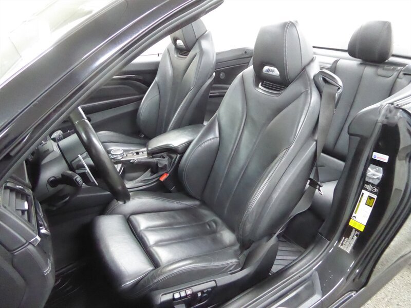 Used 2015 BMW M4 Convertible RWD image 28