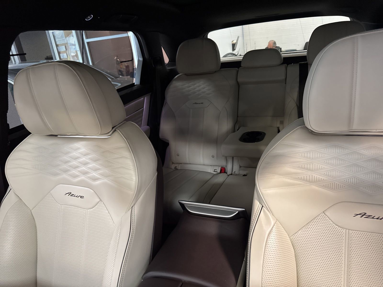 Used 2023 Bentley Bentayga Extended Wheelbase image 19