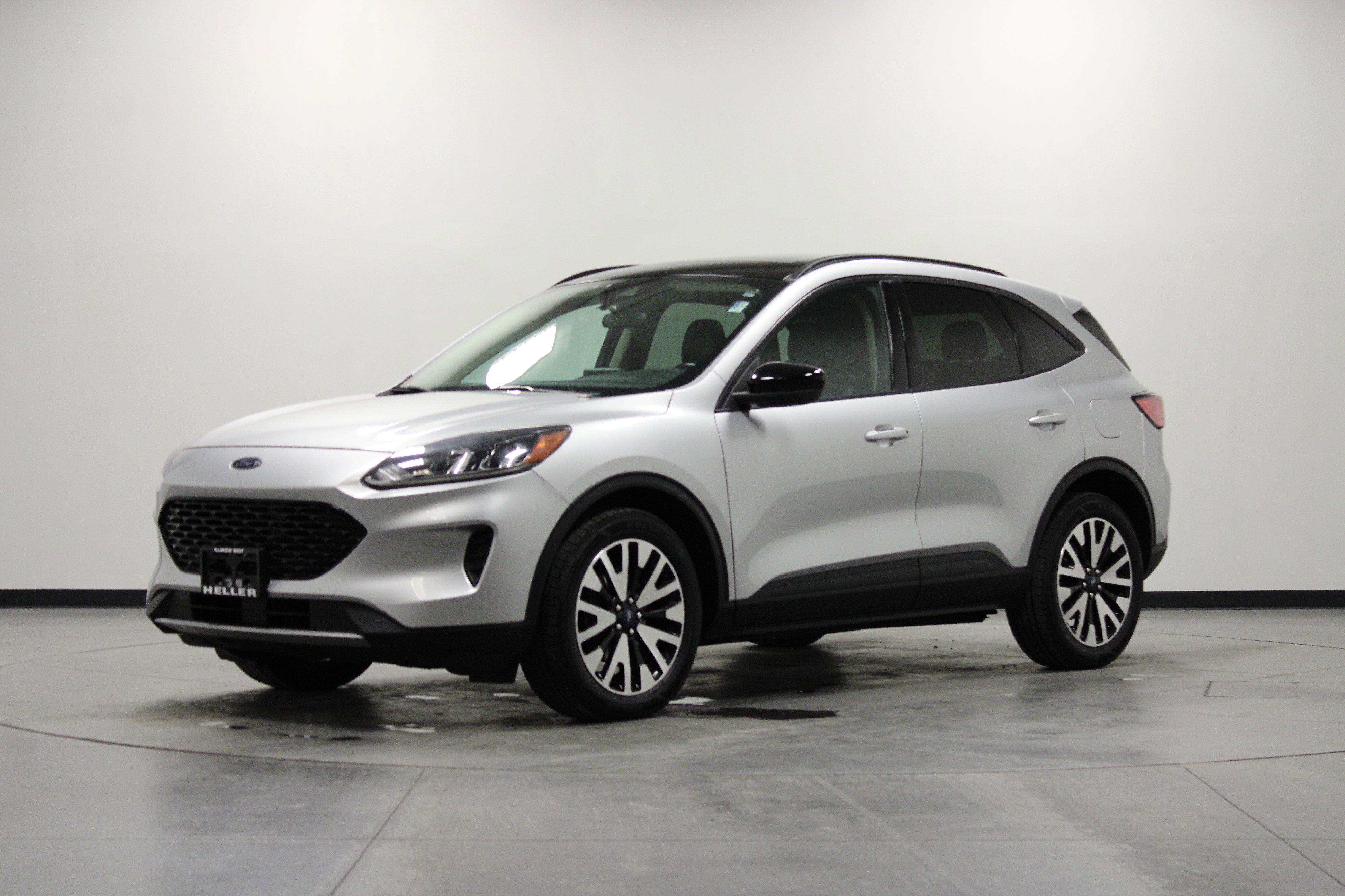 Used 2020 Ford Escape SE Sport image 7