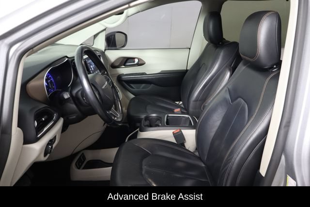 Used 2019 Chrysler Pacifica Touring-L Plus w/ Advanced Safetytec Group FWD image 14