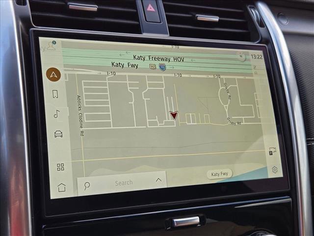 Used 2024 Land Rover Discovery Dynamic SE image 12