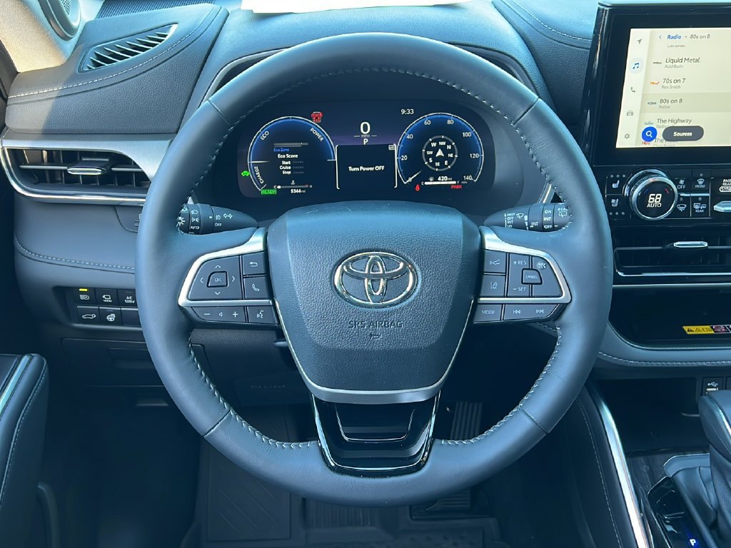 Certified 2026 Toyota Highlander Limited AWD/4WD image 14