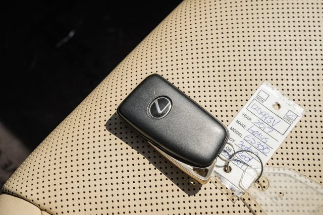 Used 2017 Lexus ES 350 FWD image 47