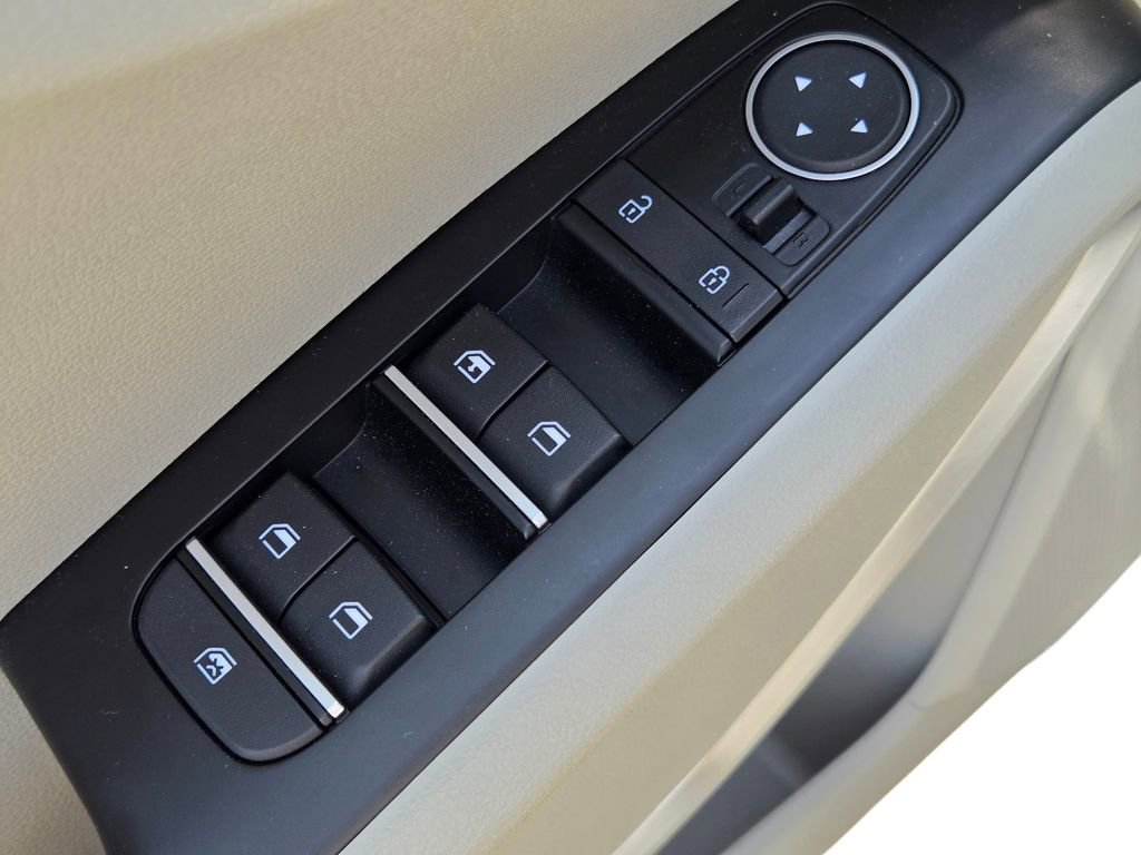 Used 2025 Kia Soul LX image 18