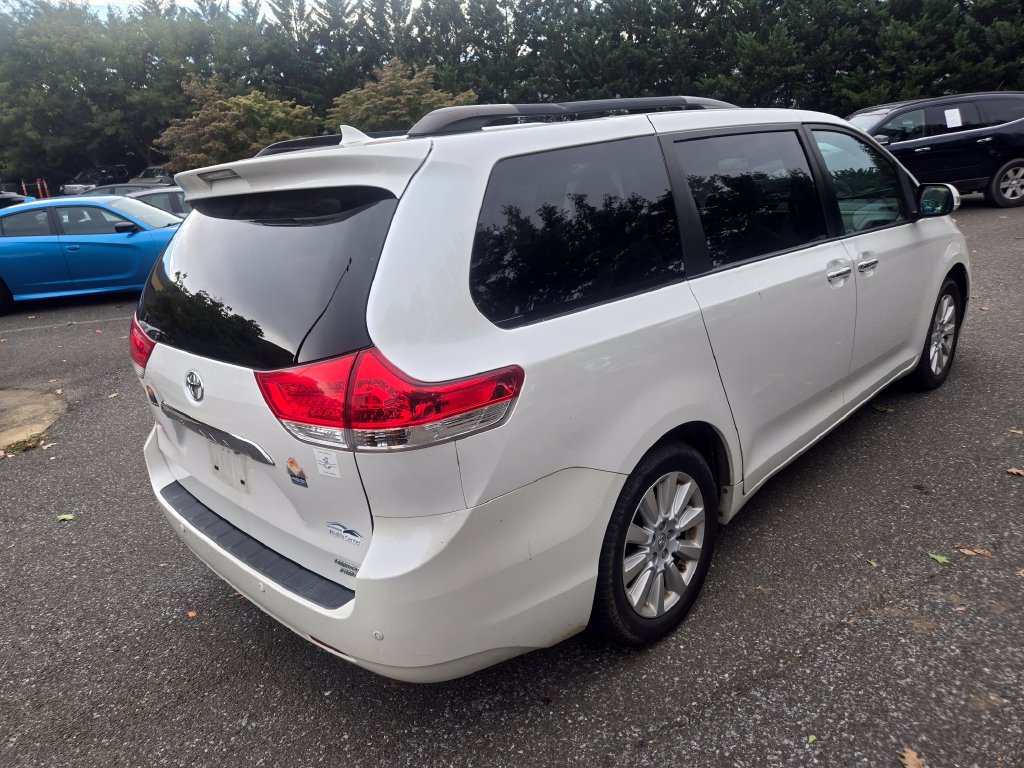 Used 2013 Toyota Sienna Limited w/ Premium Pkg AWD/4WD image 6