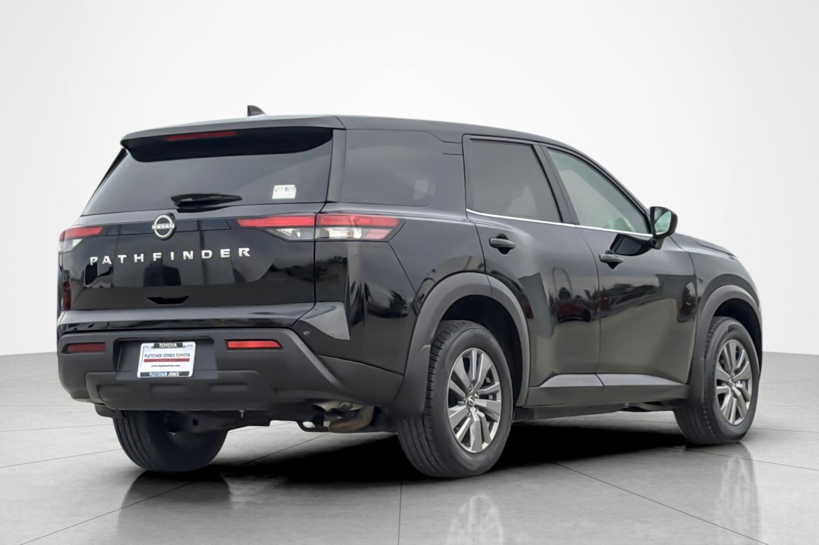 Used 2025 Nissan Pathfinder S image 5