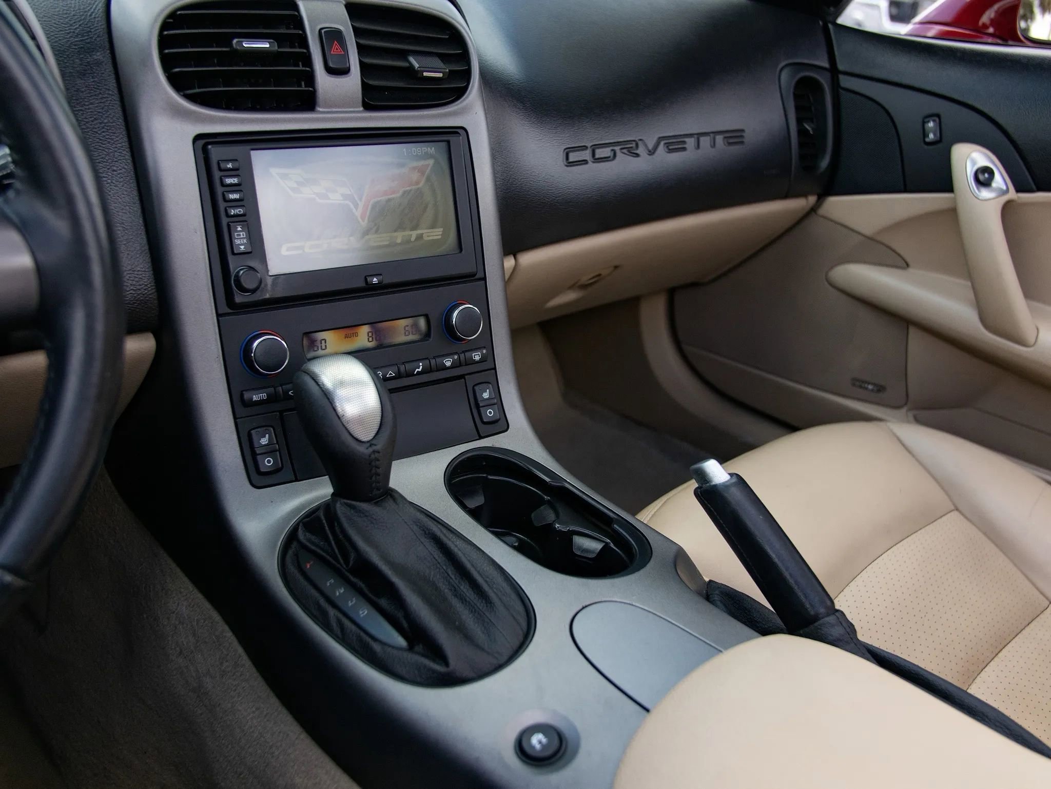 Used 2006 Chevrolet Corvette Convertible w/ Preferred Equipment Group RWD image 41