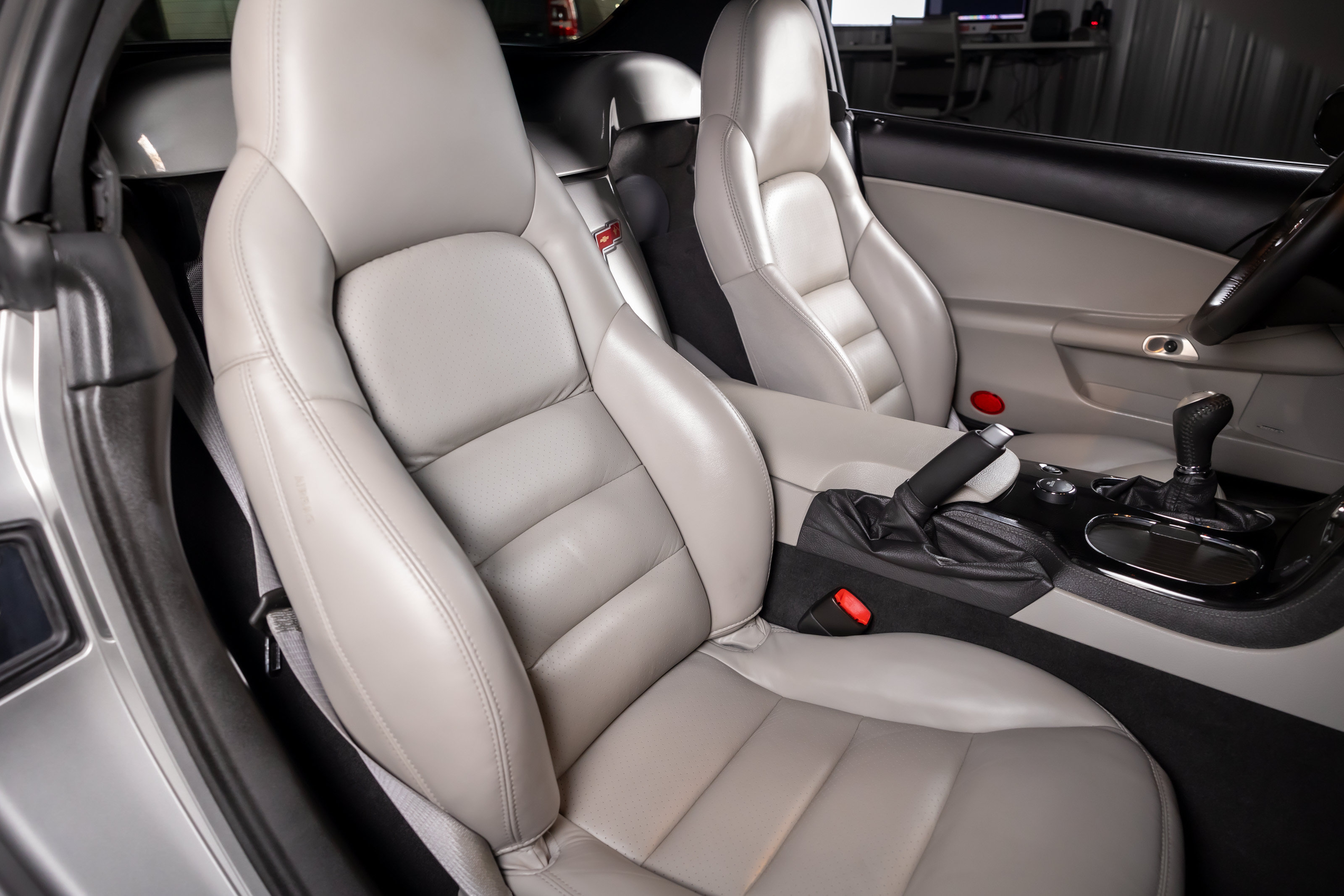 Used 2008 Chevrolet Corvette Convertible w/ Preferred Equipment Group RWD image 19