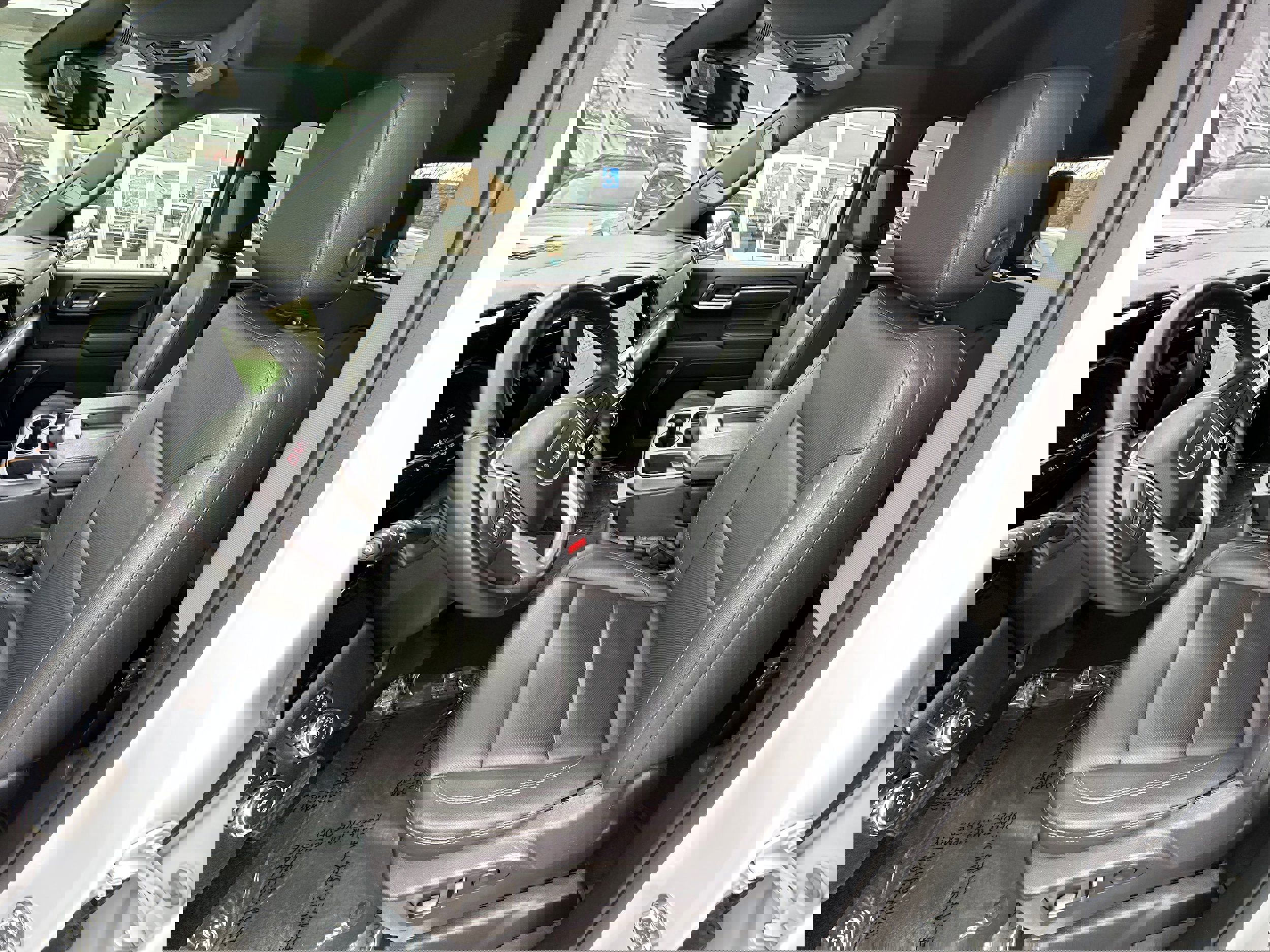 Used 2025 GMC Sierra 1500 SLT image 28