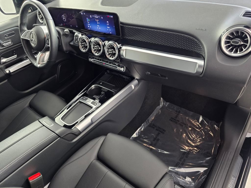 Certified 2025 Mercedes-Benz GLB 250 image 30