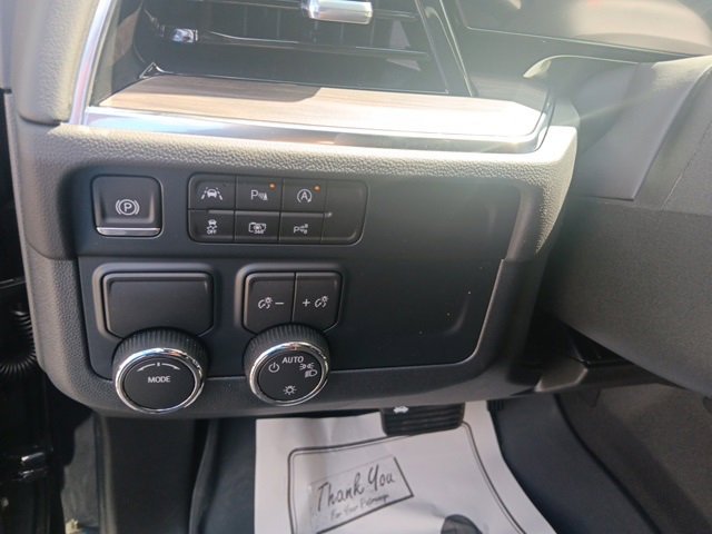 New 2025 Chevrolet Suburban LS image 26