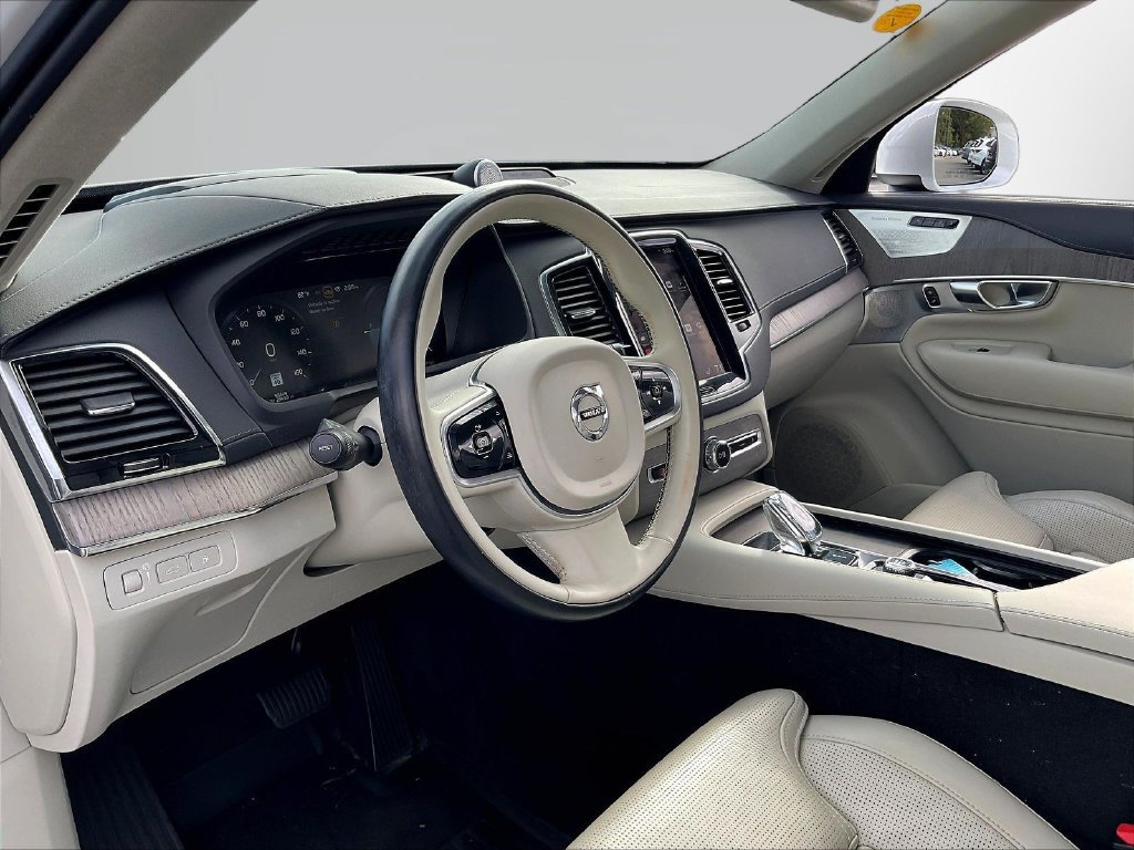 Used 2022 Volvo XC90 T8 Inscription w/ Lounge Package AWD/4WD image 17