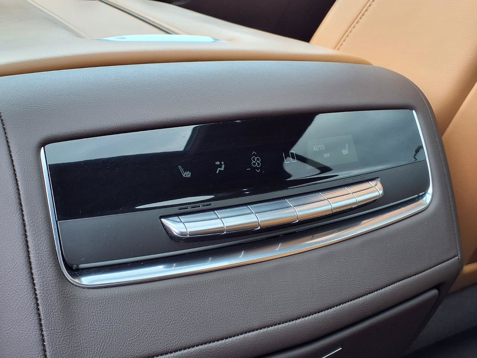 Used 2024 Cadillac Escalade Sport w/ LPO, ONYX Package AWD/4WD image 13