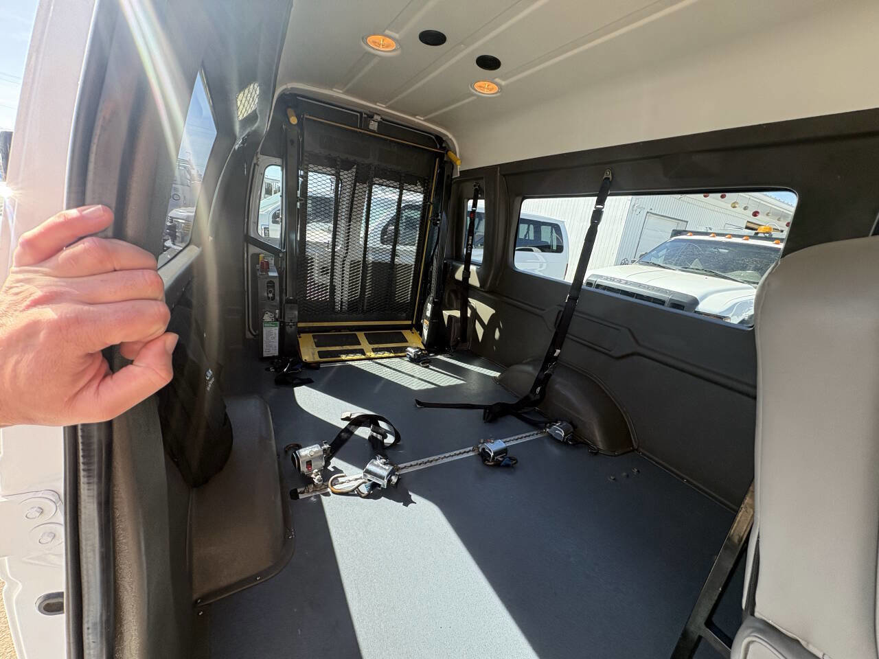 Used 2011 Ford E-250 and Econoline 250 Extended w/ PWR Group image 15