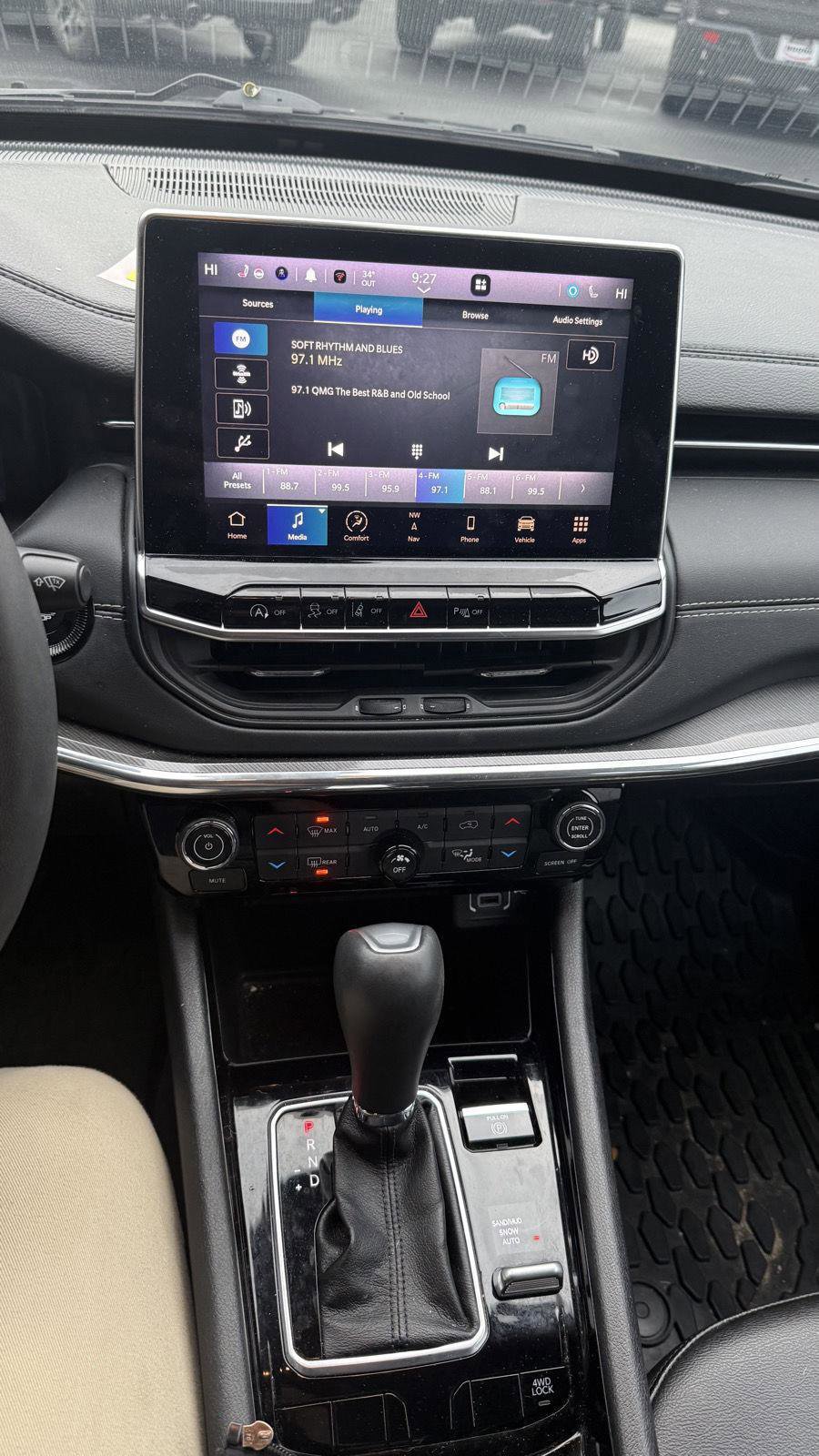 Certified 2024 Jeep Compass Limited w/ High Altitude Package image 10