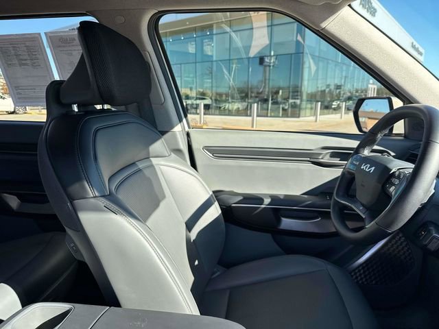 Used 2024 Kia EV9 Light Long Range image 18