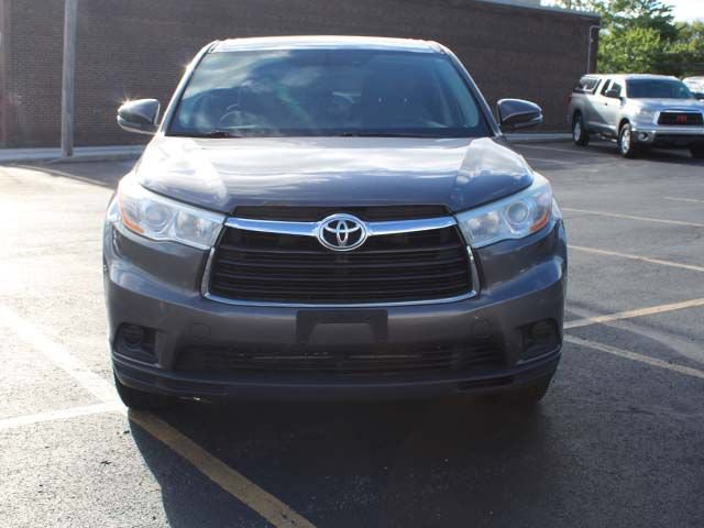 Used 2014 Toyota Highlander LE AWD/4WD image 3