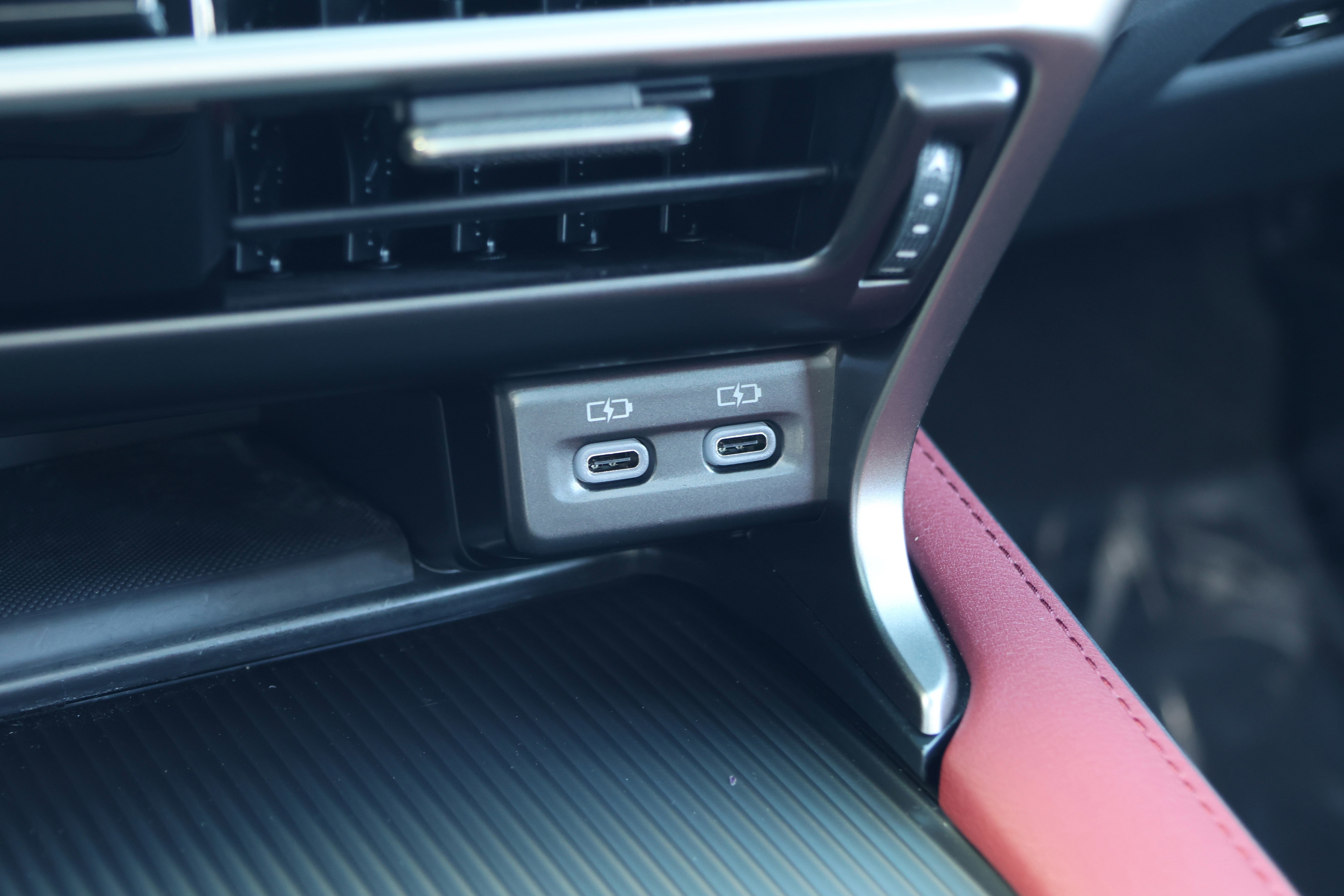 Certified 2023 Lexus RX 500h F Sport w/ Accessory Package (Z1) image 28