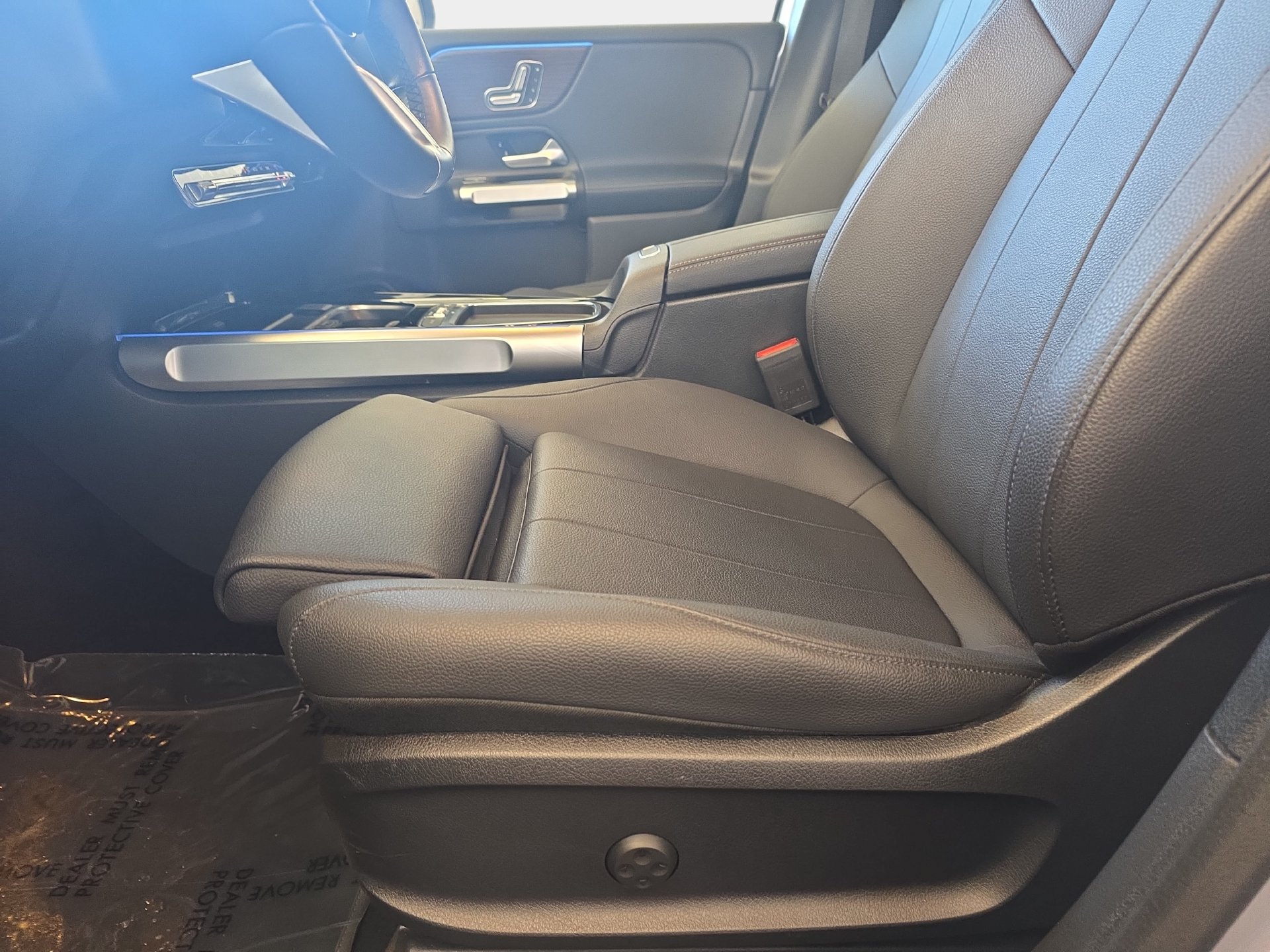 Certified 2026 Mercedes-Benz GLB 250 image 28