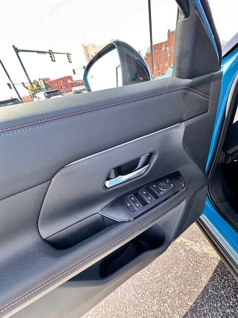 New 2025 Nissan Kicks SR image 25