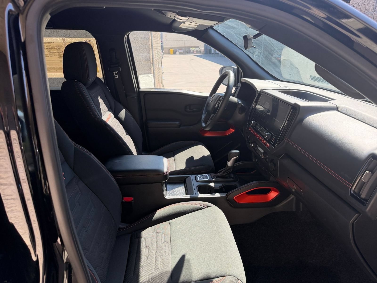 Used 2026 Nissan Frontier PRO-4X AWD/4WD image 36