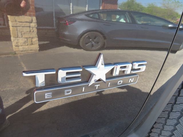 Used 2021 Chevrolet Silverado 2500 LT w/ Texas Edition image 14